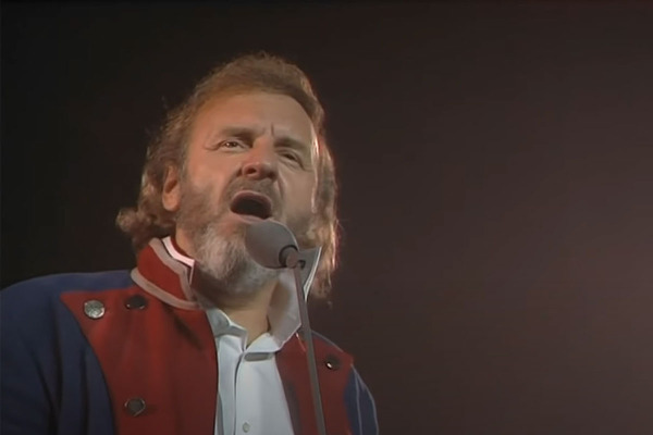 Colm Wilkinson performs BRING HIM HOME (Les Misérables).